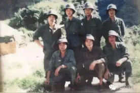 血战老山211高地，一名先荣立二等功、又荣立一等功的英雄战士图片