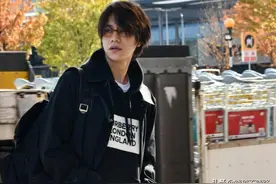男人不要再穿衬衫塞裤腰了，太油腻！学学陈坤这样穿，帅气显年轻图片