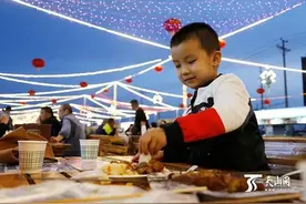 (๑>؂<๑)۶饿了么 来新疆这些美食街和夜市看看！图片