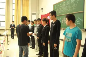 上大学，先入党还是先入学生会？别选错了还不知道图片