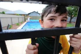 维州游泳池恐成寄生虫“滋生地”，可致命！老人和孩子最危险图片