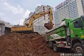 油耗低 操控好 效率高，山东临工E6210Fs助力千禧年老板快速致富图片