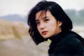 赵薇：满身黑料却事业依旧红火，身处低迷如何应对？图片