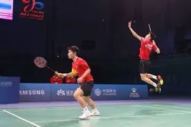 浙江锁定金银牌！全运会羽毛球混双决赛“黄鸭组合”夺冠图片