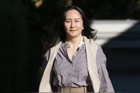 40+女人穿短裤不得体？我却被孟晚舟的“及膝裤”种草，舒服大气图片