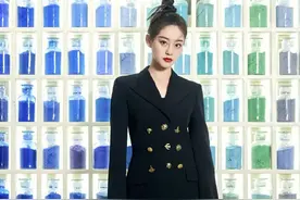 祝绪丹衣品“口味重”？“打底裤”直接外穿，一般人不敢穿图片