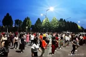 现在新兴摇火车，沣西新城“天福和园”成了网红打卡地图片
