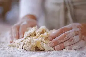 和面时，有人加盐，有人加油，口感差别还挺大，学会以后别乱做了图片