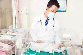 老人常说“男孩早产，女孩拖月”，没想到“早生贵子”是这样来的图片