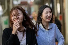 【国外街拍】第37期，墨尔本唐人街，两位害羞的女留学生！图片