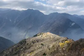 秦岭涝峪犁辕坪｜海拔1800米的地方，发现一个即将消亡的空中村落图片