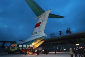 中国速度！十年前，震后不到8小时三支救援队赶到玉树图片