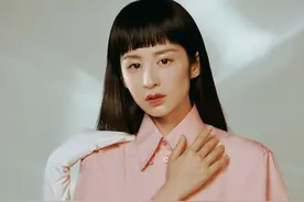 颖儿瘦身成功后超美，穿粉色衬衫裙配精致高跟鞋，这气场不输超模图片