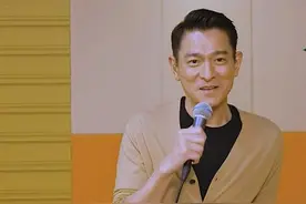 明星同天生日，刘德华开直播，李亚鹏拍小视频，李沁收到小作文图片