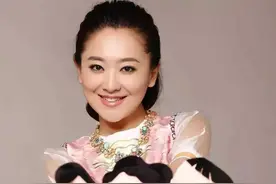 我们已长大她却还未老，41岁央视女主持“月亮姐姐”活得像少女图片