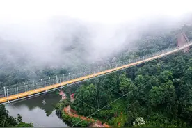 巨石山丨过江龙吊桥，横跨天险之上，挑战心跳极限，抒写九天热血图片