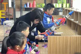 “双减”政策落地记者调查（下）校外“减”下去 校内“加”上来图片