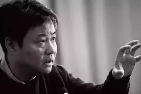 《活着》：当富贵失去所有亲人，活着的意义是啥？余华这样解释图片