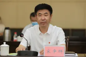 郑州大学校长，河南大学校长、河南教育厅厅长，谁的级别更高？图片