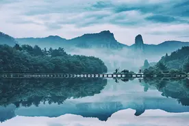人民日报金句摘录：022 于高山之巅，方见大河奔涌图片