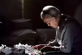 趁婆婆去女儿家住，勤快儿媳打扫屋子，婆婆回来偷偷抹眼泪 | 故事图片