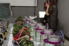 当季好物：杨梅酒怎么泡？配方做法都告诉你，清香好喝不上头图片