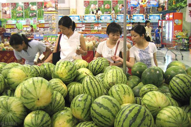 山东大姐开超市，利用“一颗西瓜”，年赚100万，方法教给你