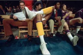 让姑娘们都羡慕！NBA球员的大长腿有多离谱？杜兰特不是最狠的图片