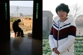 女儿照顾瘫痪父亲多年，追求者众多却一直未嫁，称：不忍丢下父亲图片