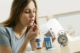 保健品褪黑素对失眠有效吗？常吃会成瘾吗？副作用有哪些？图片