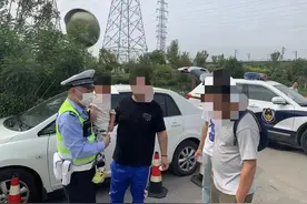 粗心父亲带丢孩子 警民联手助父子团聚图片