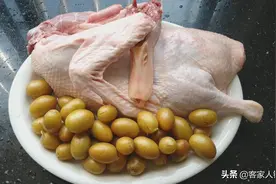客家人百吃不腻的黄皮鸭做法，关键一步做好，清香开胃没一点腥味图片