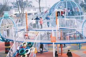 适合溜娃，西南首个汽车公园敞耍图片