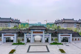 中式建筑or欧式建筑，河南这两所大学“颜值爆表”，你pick哪一所？图片