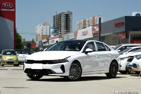 高颜值合资B级车，240匹马力+运动套件，带你看K5凯酷图片