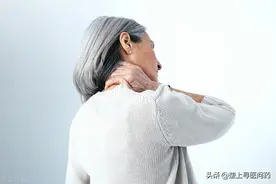 颈部无端长“癣”有可能是神经性皮炎图片