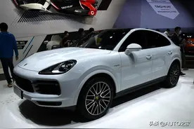 全新混动保时捷卡宴，2.0T+空气悬挂，预售86万，真帅气图片