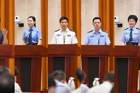大力学习弘扬政法英模精神 打造党和人民的政法铁军图片