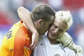 前曼联球员阿兰：在更衣室揍C罗，婚内出轨43岁妇女导致离婚图片