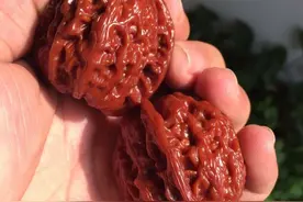 他花2000多买了对新品种核桃，有人说大漏，有人说只值20图片