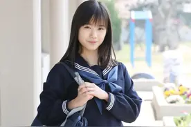 清纯可爱的女学生图片