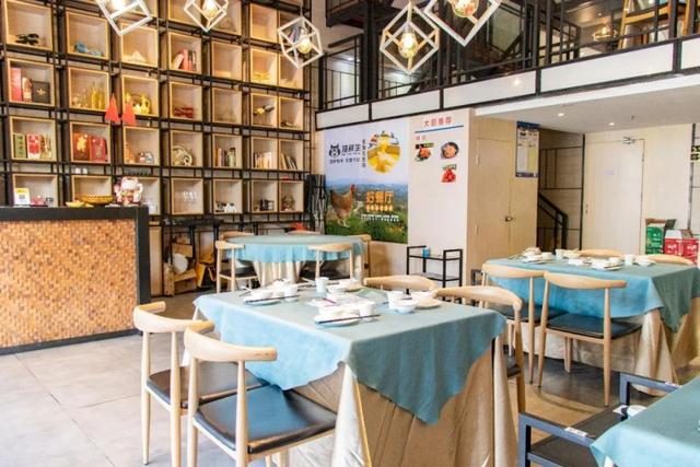 火锅店吃的有黄有稠的花胶鸡锅 2026年火锅店的花胶鸡汤 浓稠