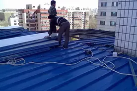 农村随处可见的彩钢瓦房，为何要强制拆除？看看它的危害有多大图片