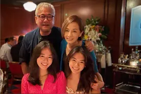 毛舜筠一家四口一起吃饭为女儿庆生 母女三人样貌像饼印一样图片