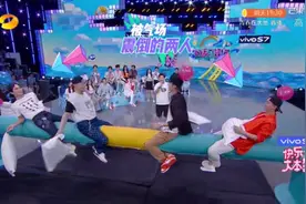 韩庚变胖了，是幸福肥吗，跳舞崩坏了裤子超级搞笑图片