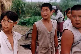 嘎子哥谢孟伟直播，被网红指着鼻子骂却不做任何回应，因为心虚吗图片