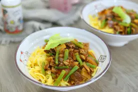 一块钱的老南瓜，不炒不炖，做成主食，孩子们抢着吃图片