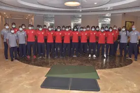 国足40强赛同组三对手31日将同机从迪拜来华，统一从上海浦东入境图片