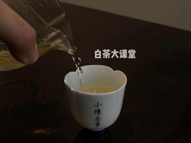 提神喝茶，安神也喝茶，白茶究竟有什作用？