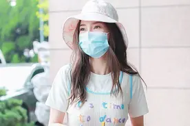 娱乐圈的辣妈逆龄颜值图片